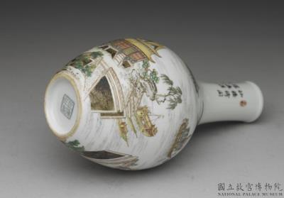 图片[3]-Gall-bladder-shaped vase with dragon boat in falangcai painted enamels, Qianlong reign (1736-1795), Qing dynasty-China Archive